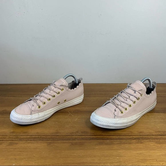 Converse Chuck Taylor All-Star Low Pink Scallop Leather Womens Sneaker Size 8 - Picture 3 of 9